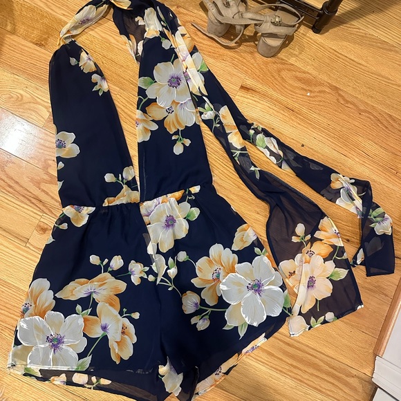 Floral romper - Picture 1 of 4